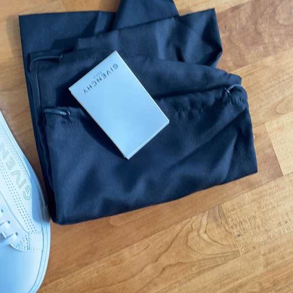 Sneakers - Picture 3 of 10